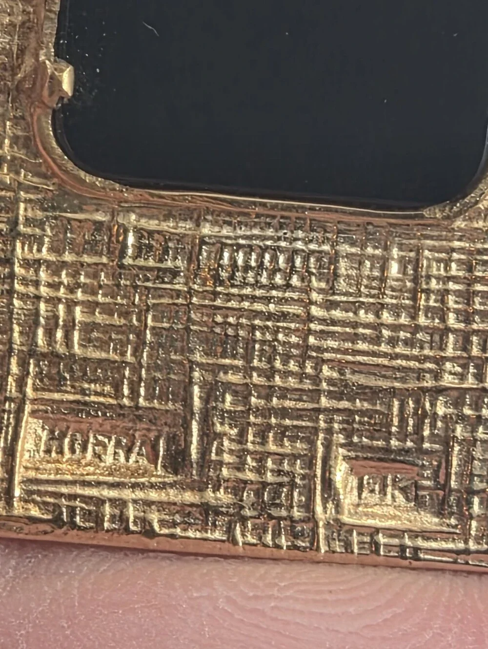The Vintage Hofra 14k Money Clip is a luxurious accessory for men, weighing 21.3